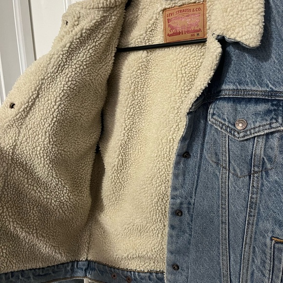 Levi’s Women’s Original Sherpa Jacket size Medium - Picture 5 of 7
